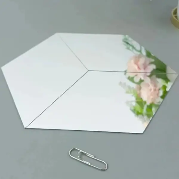 lustro-samoprzylepne-naklejki-lustrzane (10).webp